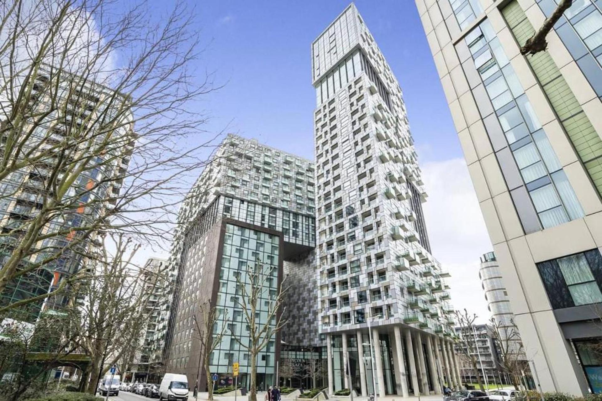 W Balcony In Canary Wharf